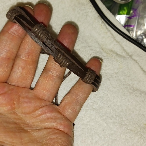 Handmade Leather Unisex Bracelet - Picture 1 of 4